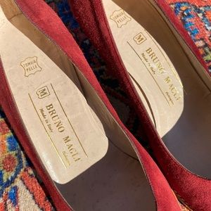 Bruno Magli Bordeaux suede pumps.  Size 8B Like new condition.